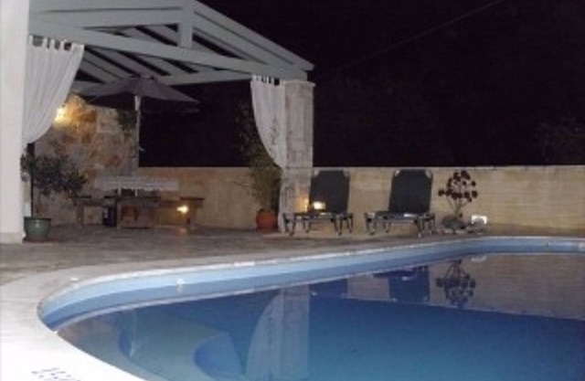 Villa privada independiente de Kassiopi con excelentes vistas al mar, con licencia EOT completa