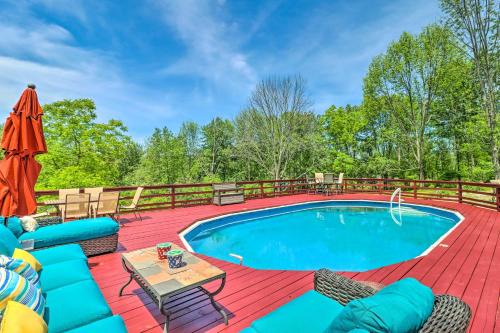 Private Dock and Kayak at Poconos Lake House