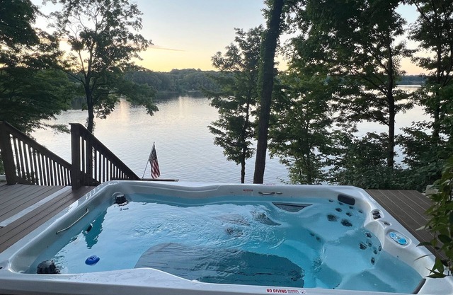 boat, hot tub, fire pit, kayaks, private swim island, Notre Dame, wineries