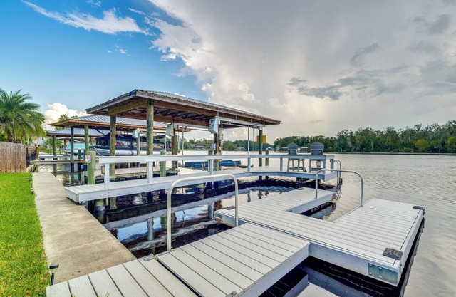 Homosassa Home w / Private River Dock & Boat Ramp!
