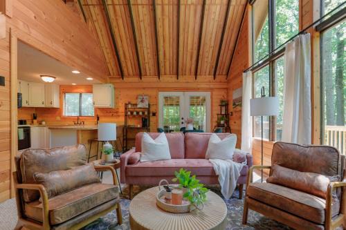 Private Dog-friendly Fall Foliage Paradise