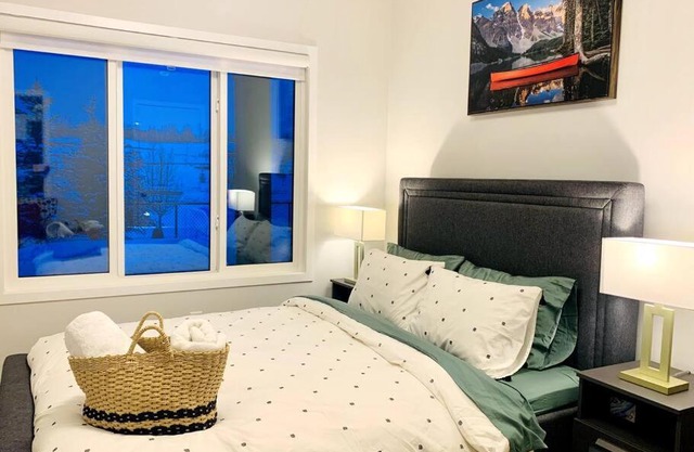 Private Entire Waterfront Guest Suite, close to Banff, Canmore & Kananaskis