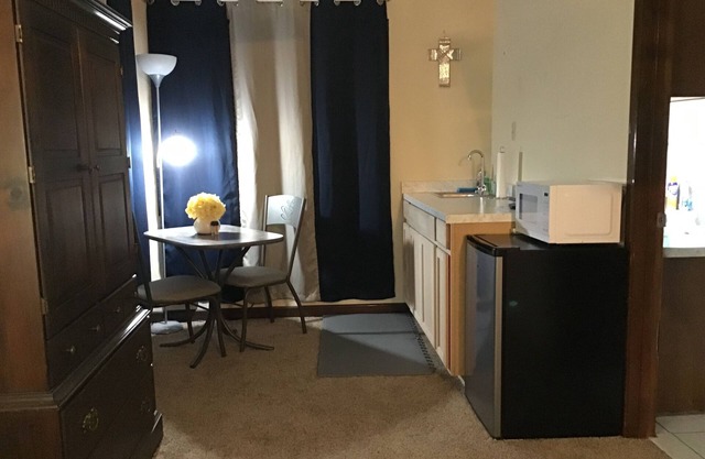 Private Entrance Fully Furnished Large Bath & BR with Kitchenette