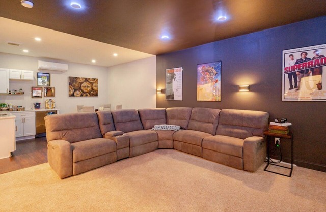 Private Entrance Movie Theater Stay New Build 2023