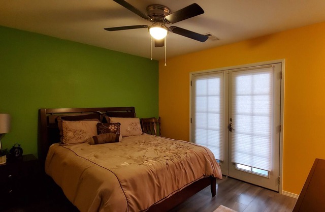 Habitación de entrada privada cerca del centro de Livermore