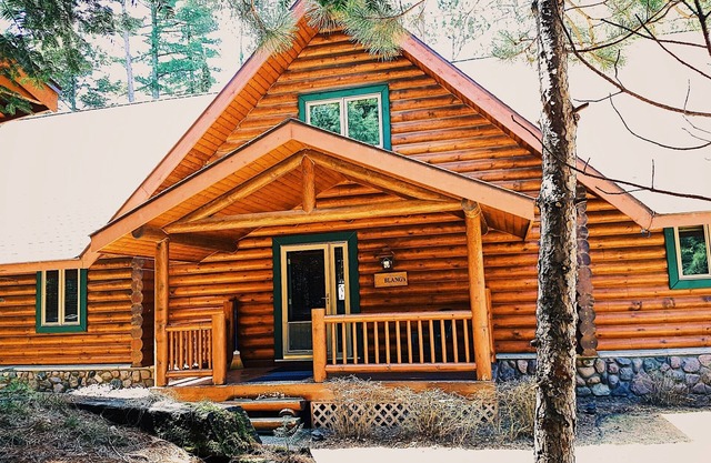 Lujoso y aislado Tall Pines Lodge en Little St. Germain Lk, para 13 personas