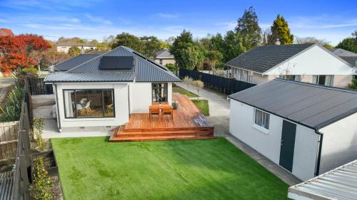 Private, Family-Friendly Home, 4BR by Airport & Free Parking