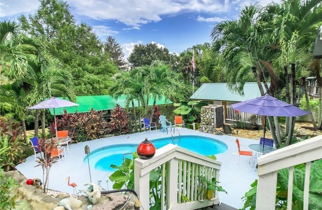 Retiro privado de Ft Myers: piscina, bañera de hidromasaje, sala de teatro, kayaks