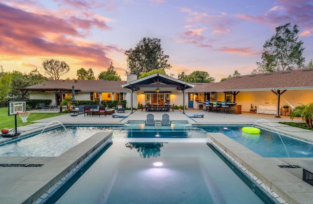 Private gated home, pool/hot tub, bbq, beach, families, summer vacation.