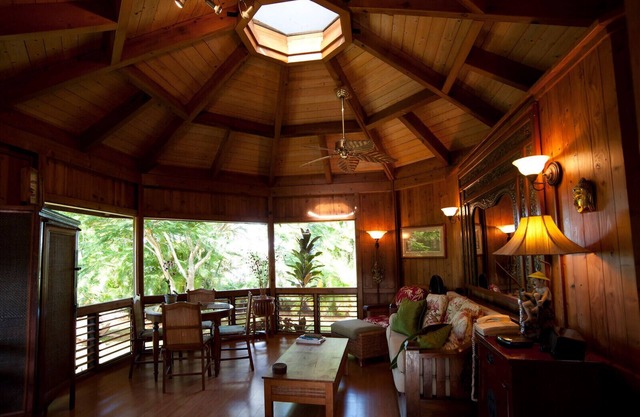 Cabaña privada artesanal, a pie de playa aislada, bañera de hidromasaje, kayak tándem, WiFi
