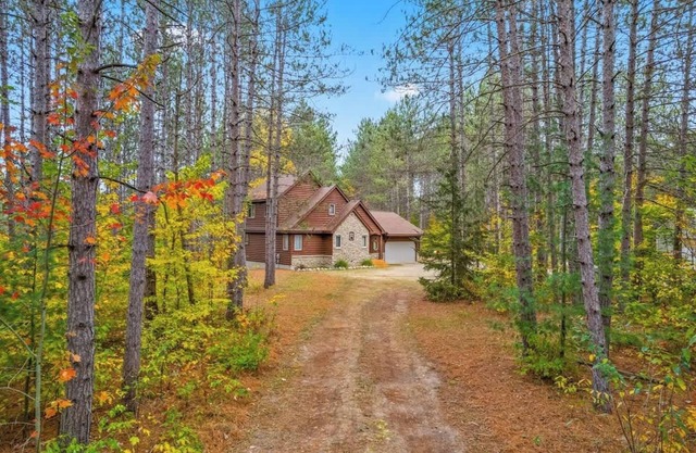 Private Haven, 3B/ 2 Full Bath, Great Location, Dogs Welcome!