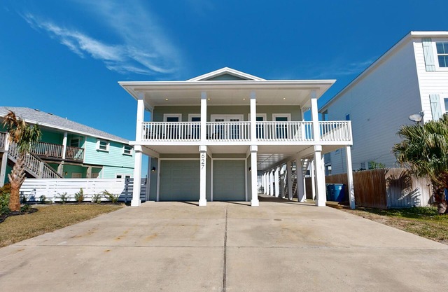 Private Heated Pool, Golf Cart Included, Parking for 6