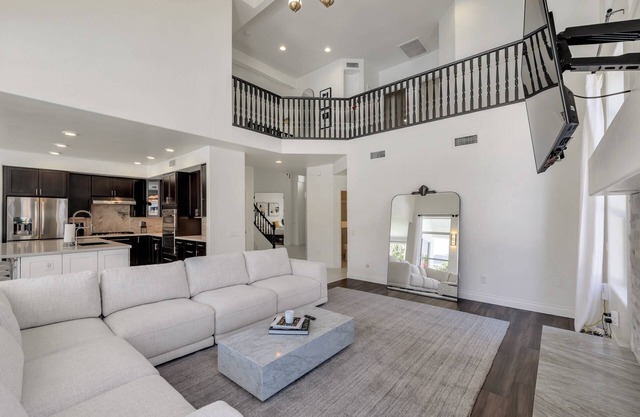 Private Heated Pool, Putting Green, Pool Table, BBQ, WIFI, Near Golf, Dining & Mayo Clinic+FREE GOLF