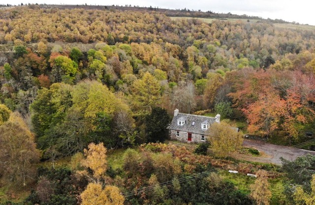 Casa privada en las tierras altas, recientemente renovada. Seis millas de distancia del lago Ness.