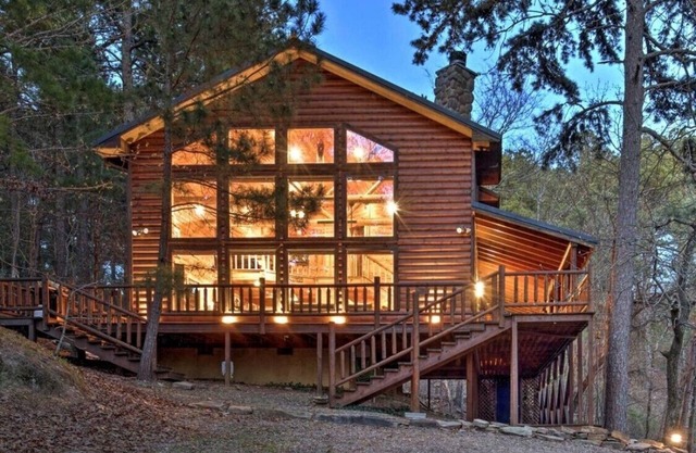 Private Hillside Cabin Near Beavers Bend