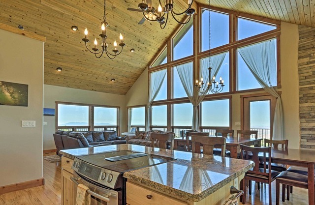 Private Hilltop Home w/ Expansive View & Grill!