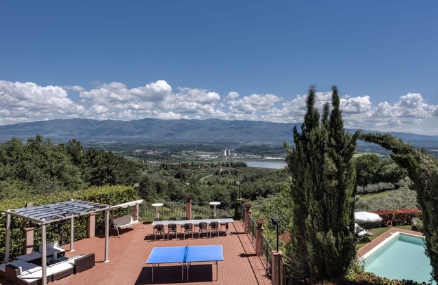 Private holiday house with pool in the heart of Tuscany