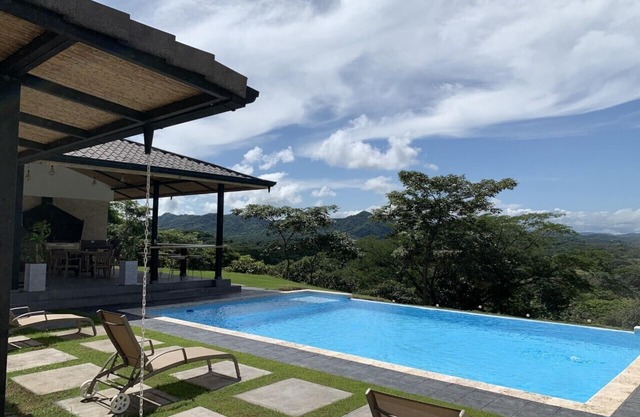 Casa en la montaña - 7 personas - BBQ y piscina - Firepit - totalmente privada.