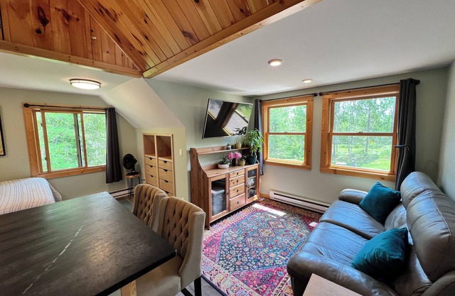 Private Home on 10 Acres of Wilderness. 15 min to Lutsen. Dog Friendly.