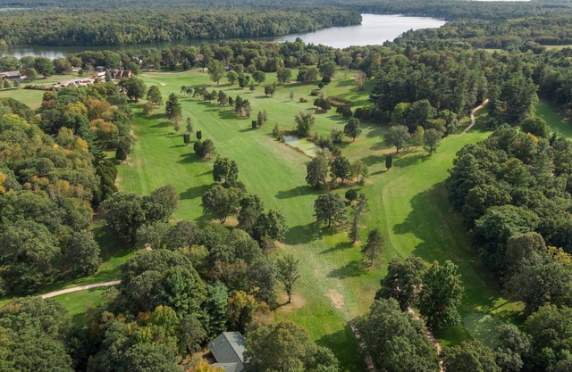Private home on 18th hole of Beautiful Butternut Hills. 25 Minutes to Hayward!