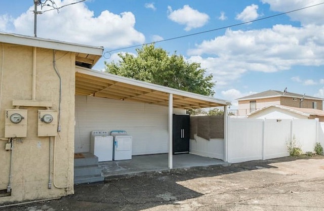 Private Home w/ King Bed - 15 Mins to Disney