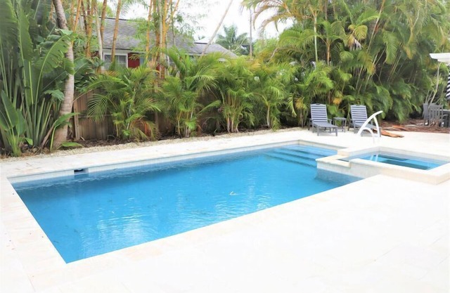 Private Home with Pool and In-ground Spa - 3360 Higel Avenue