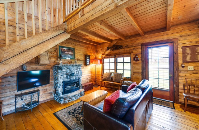 Private Hot Tub: 'Blue Sky Cabin' in Sequim