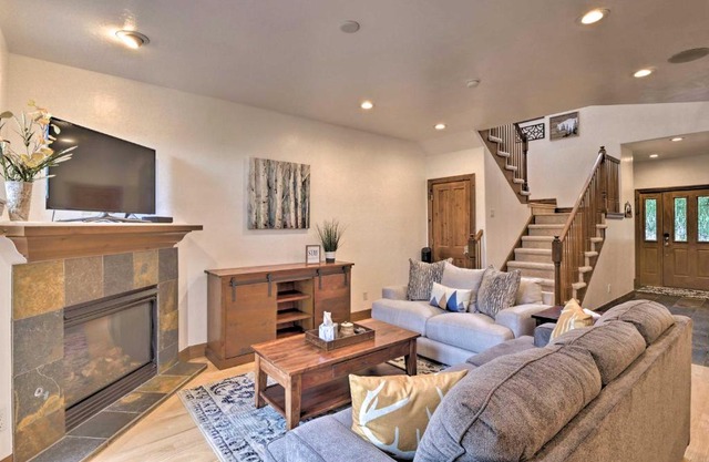Private Hot Tub Family Townhome in Breckenridge