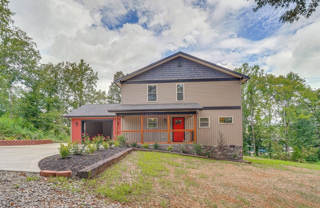 Private Hot Tub: Serene Family Home in Sevierville