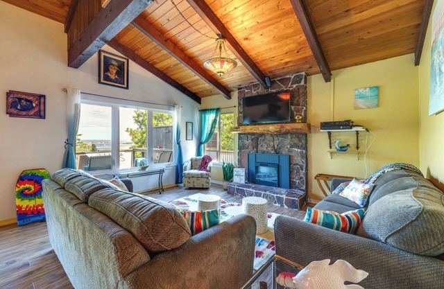 Private Hot Tub & Views: Lovely Waldport Home