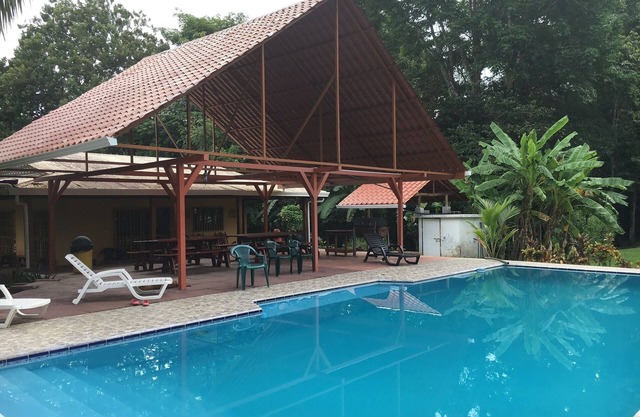 CASA PRIVADA Y GRANJA PARA 8-31 PERSONAS