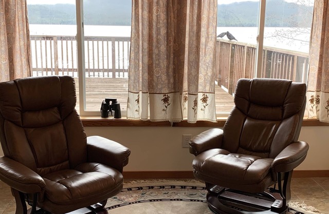 Private house connected to Potlatch Totem Park extreme ocean view. Premium Host