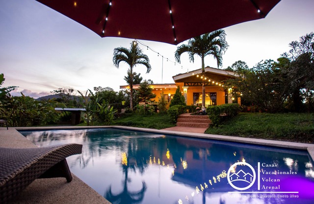 Private House Green Paradise- Pool, Hot Tub, WIFI