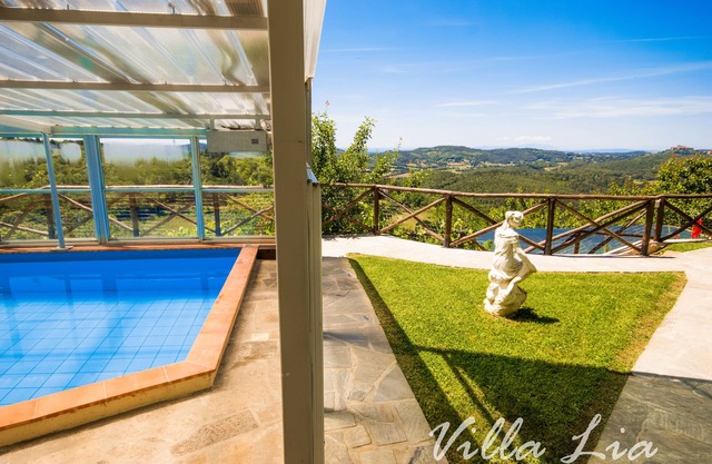 Exclusiva casa con piscina climatizada manta vista panorámica al mar