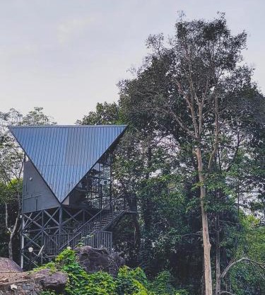 Private Hut in Thusharagiri
