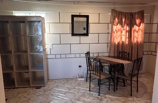 Private Inch Marlow Home close to shops, the beach and the popular Oistins