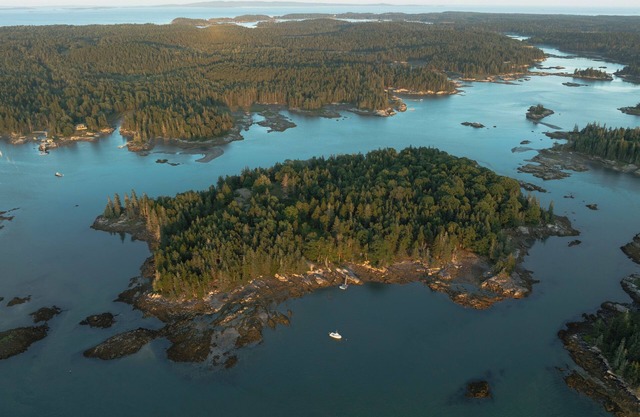 Private Island with off-grid solar powered cottage, private dock and mooring