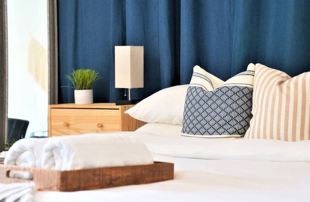 Private King Bed Suite, Near Beach| Long Term Stay