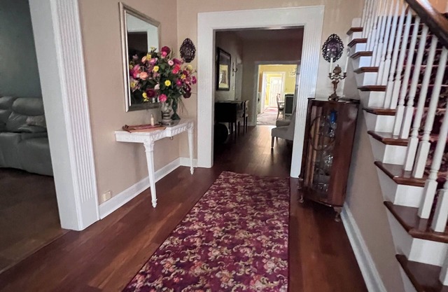 Private King Suite at Historic Governors Inn