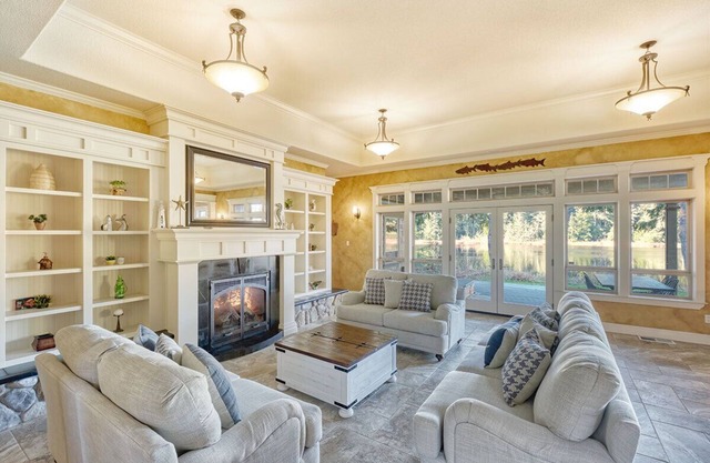 Private LAKE, AMAZING VIEW, HOT TUB, Luxury (LakeForest)