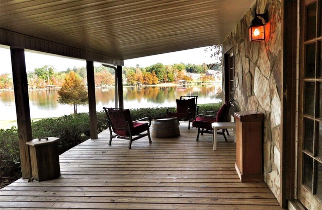 Casa privada del lago con 4 acres-barco-casa-fuego-hoyo 12 plazas