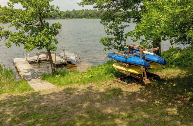 Private Lake- Kayaks- Fishing- Serenity!