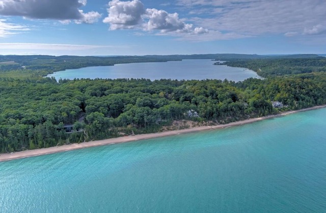 Private Lake Michigan lakefront luxury retreat North of Leland w stunning views