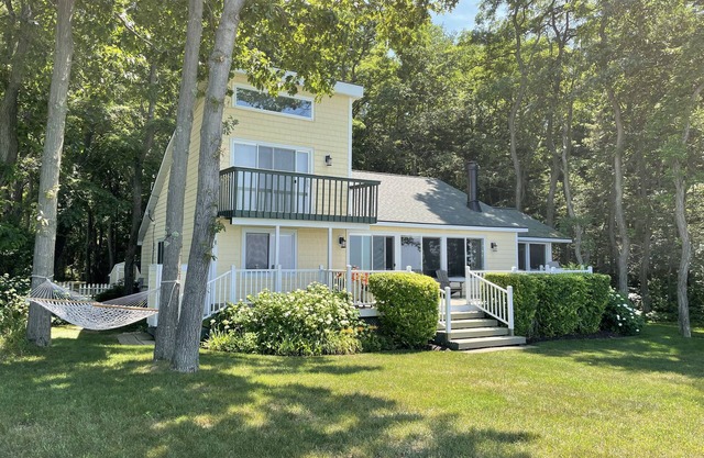 Lakefront Cottage w / Private Beach & Sunset Views!