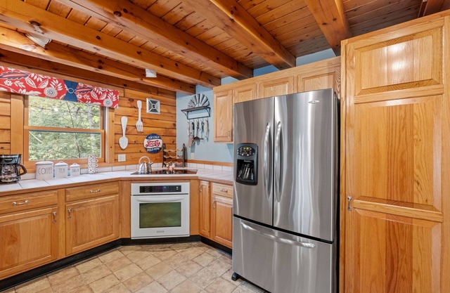 Private Lakefront - Luxury Log House