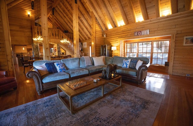 NUEVO: Privado 81 acres de lujo Tahoe Retreat - 7100 pies cuadrados con vistas a la montaña