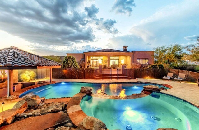 Private Luxury Desert Resort -Pool, Hot Tub, Games