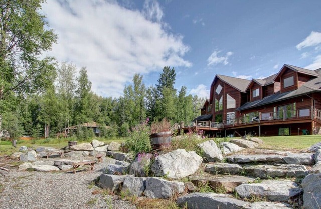 Private Luxury Lakeside Apartment