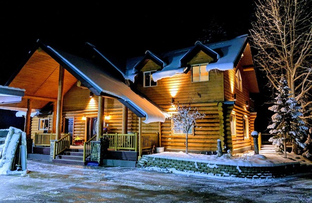Private Majestic Log Cabin