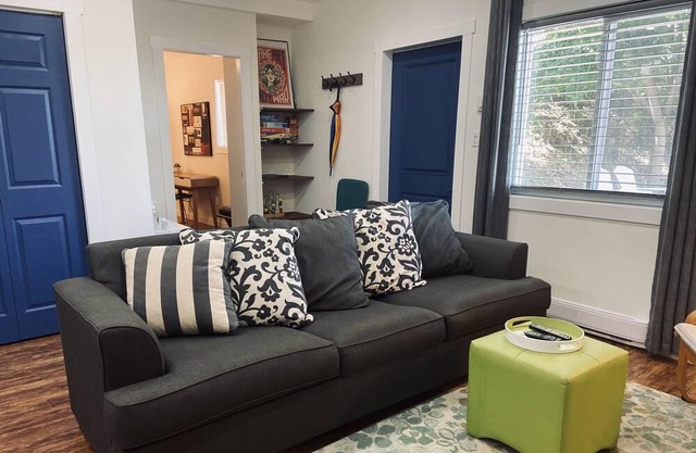 Private Middleton Mountain Chalet Bungalow. Pet Friendly W/amazing Views